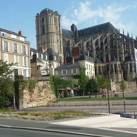 Les Tulipiers, Parking Securise, Lit Queen-size, Centre * Le Mans