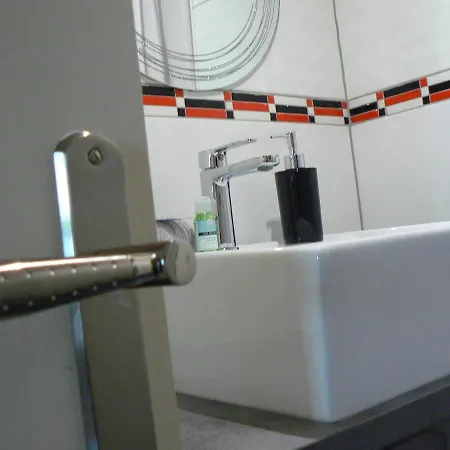 Les Tulipiers, Parking Securise, Lit Queen-size, Centre Le Mans