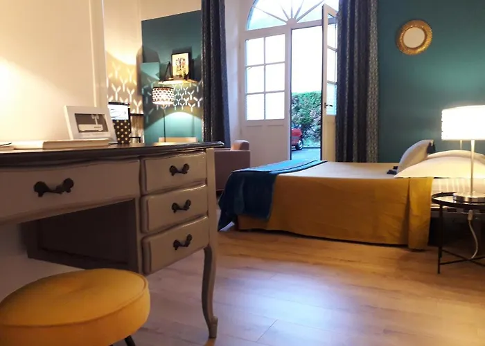 Apartment Les Tulipiers, Parking Securise, Lit Queen-size, Centre