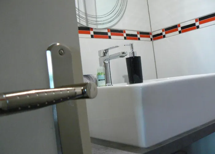 Les Tulipiers, Parking Securise, Lit Queen-size, Centre Le Mans