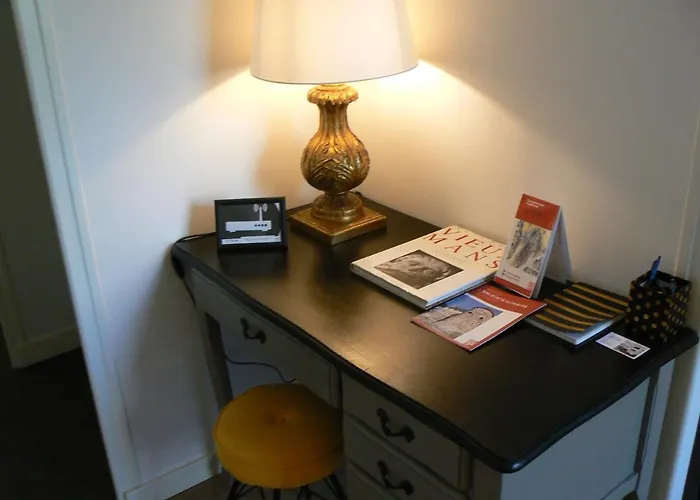 Apartment Les Tulipiers, Parking Securise, Lit Queen-size, Centre Le Mans